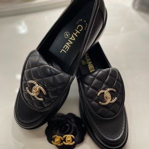SOLD‼️‼️ Chanel 22P Black Leather Quilted Gold CC Logo Turn Lock Loafers